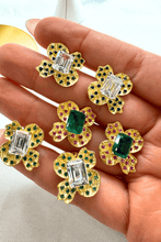 Load image into Gallery viewer, Blooming Flower Earrings